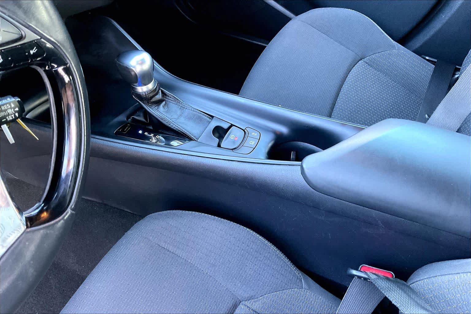 Used 2018 Toyota C-HR XLE FWD image 14