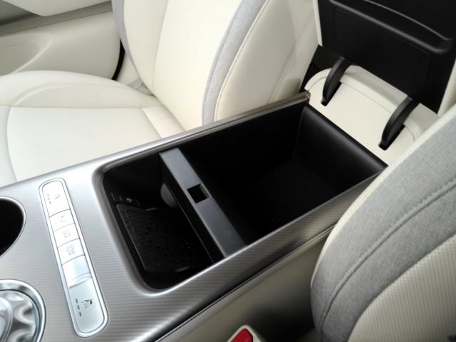 Used 2024 Genesis GV60 RWD image 56