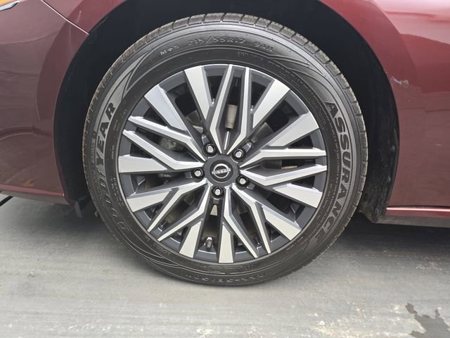 Used 2024 Nissan Altima 2.5 SV image 15