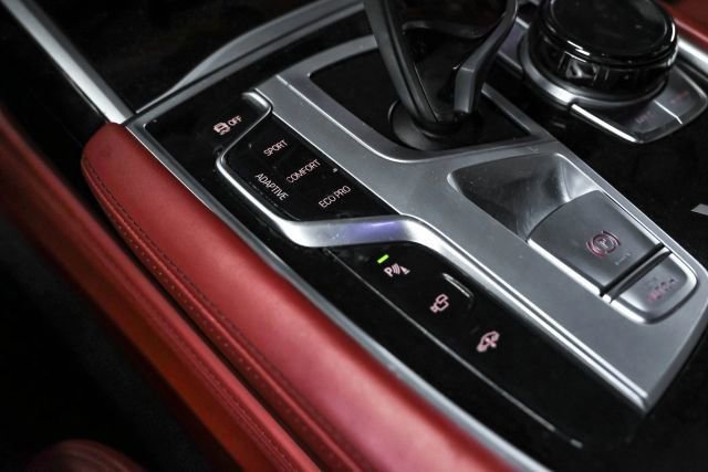 Used 2018 BMW M760i xDrive image 32