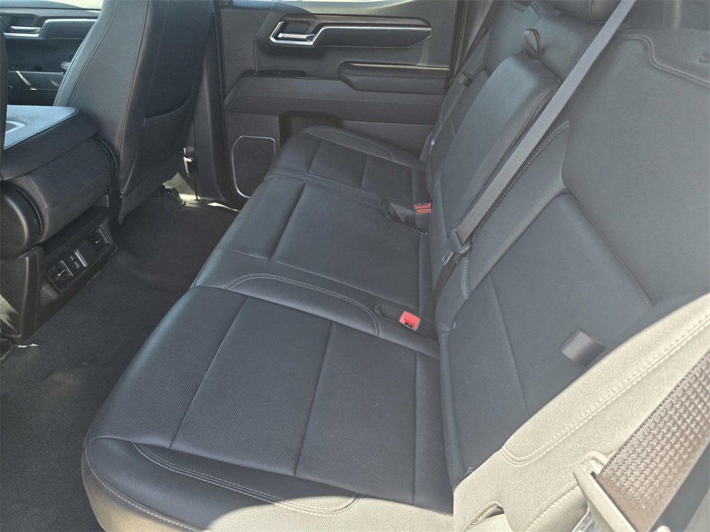 Used 2024 GMC Sierra 1500 SLT image 11