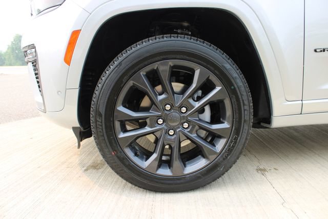 New 2026 Jeep Grand Cherokee Limited AWD/4WD image 33