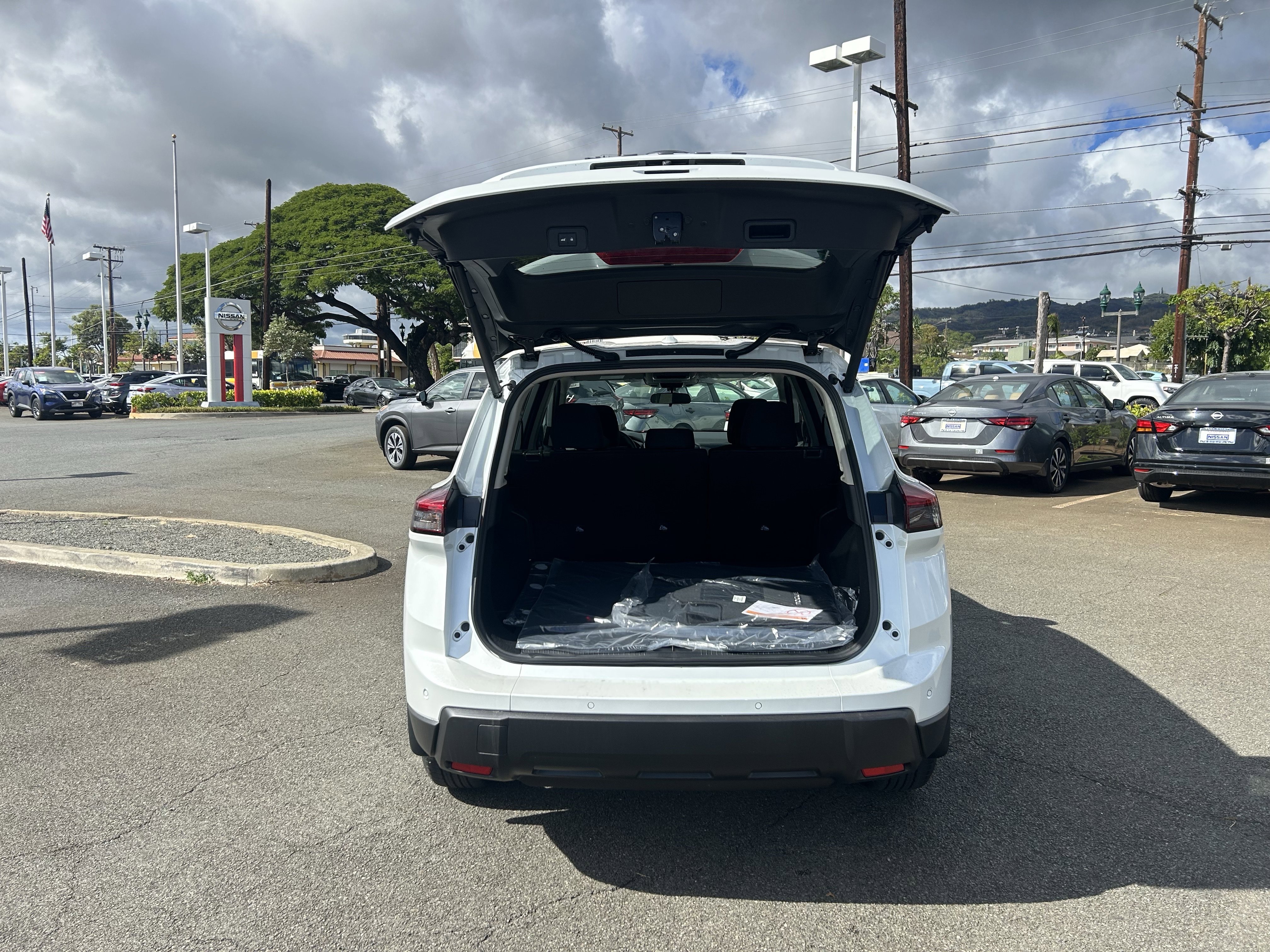 New 2026 Nissan Rogue SV image 10