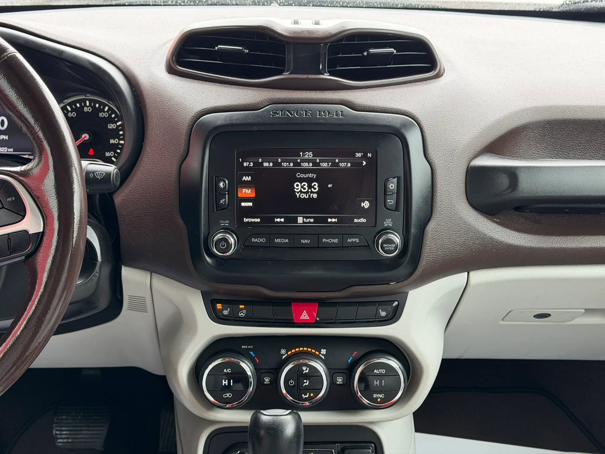 Used 2017 Jeep Renegade Limited AWD/4WD image 18