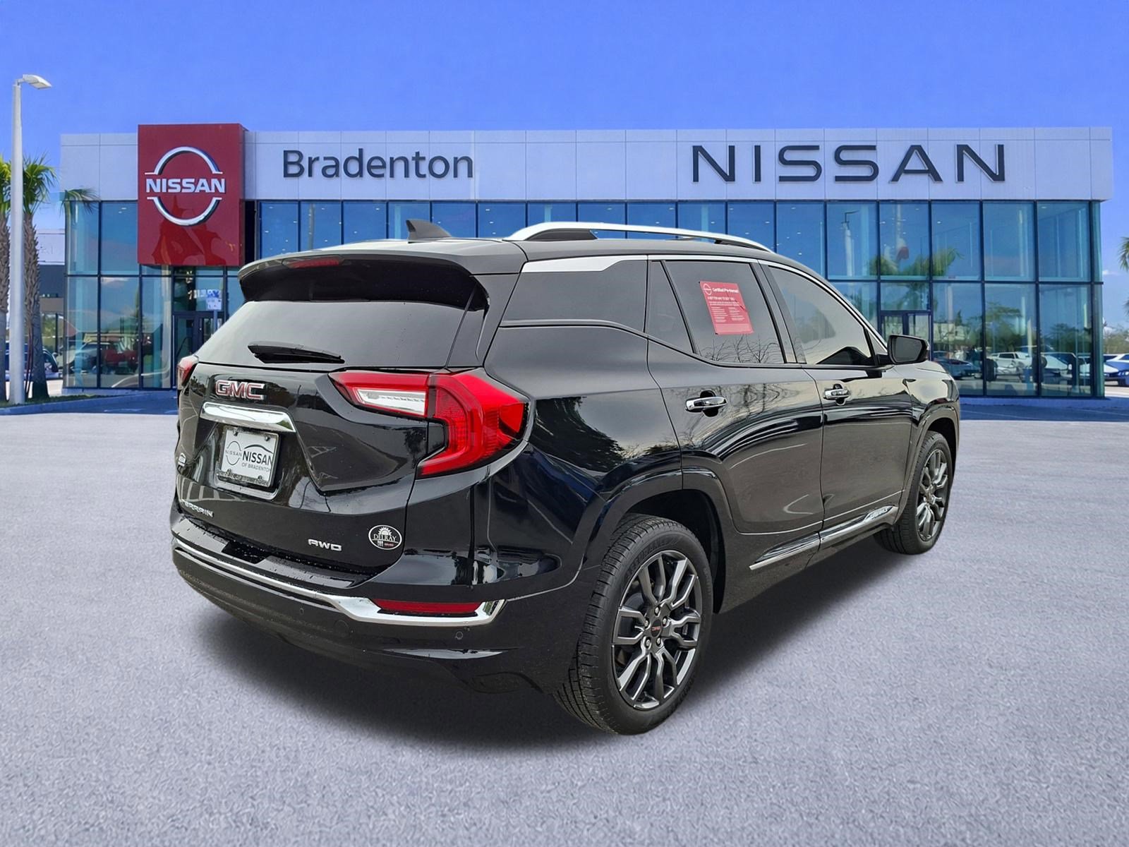 Used 2022 GMC Terrain Denali w/ Black Diamond Edition image 5