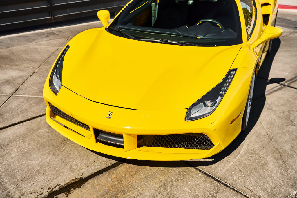 Used 2017 Ferrari 488 GTB RWD image 5