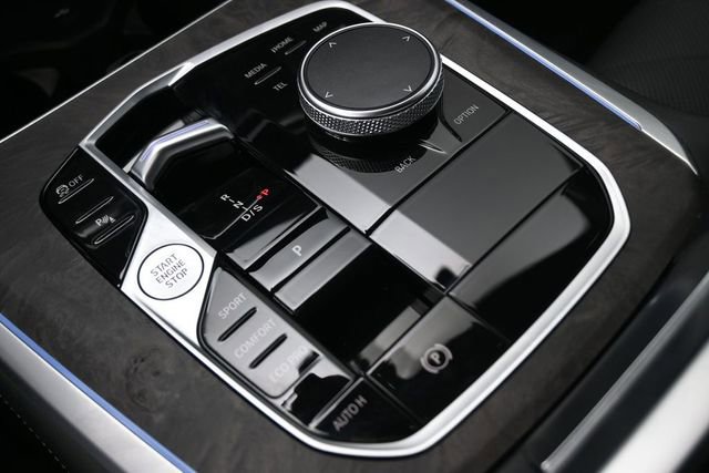 Used 2025 BMW X5 sDrive40i w/ Climate Comfort Package RWD image 3