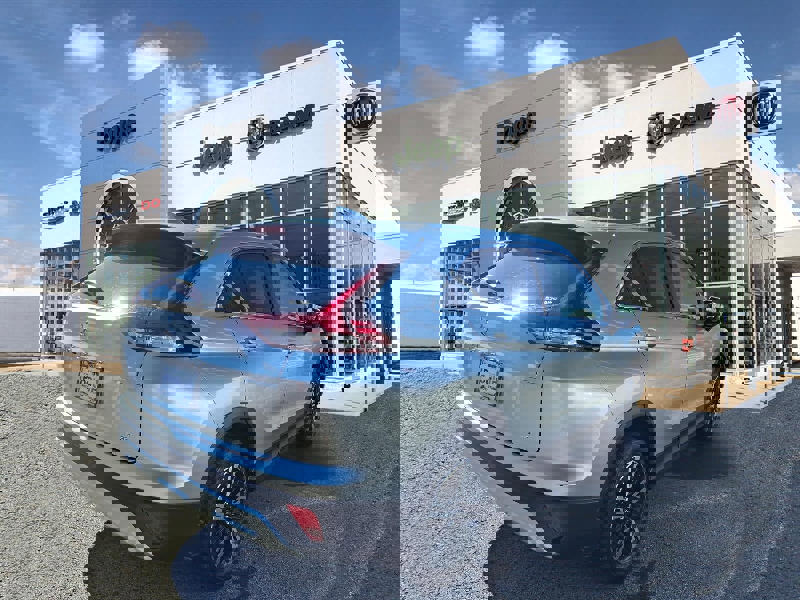 Used 2025 Mitsubishi Eclipse Cross SE image 2