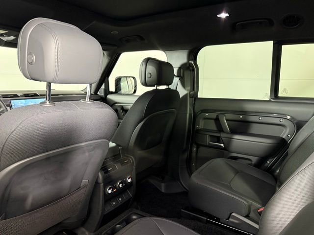 Used 2025 Land Rover Defender 130 V8 image 25
