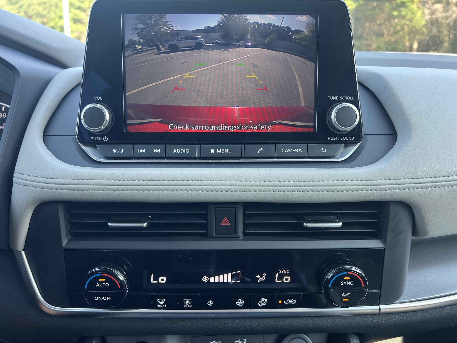 Used 2025 Nissan Rogue SV AWD/4WD image 5
