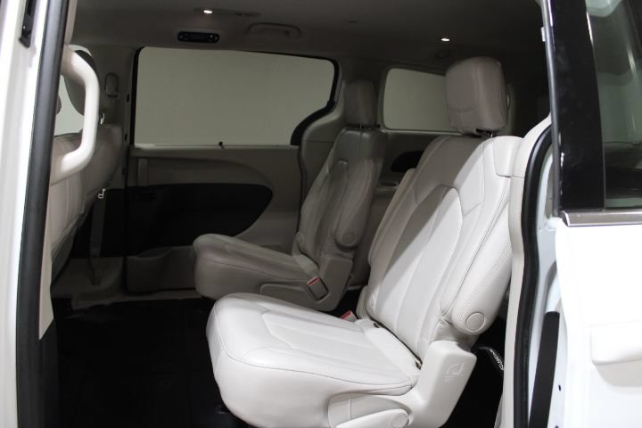 Used 2021 Chrysler Voyager Lxi FWD image 20