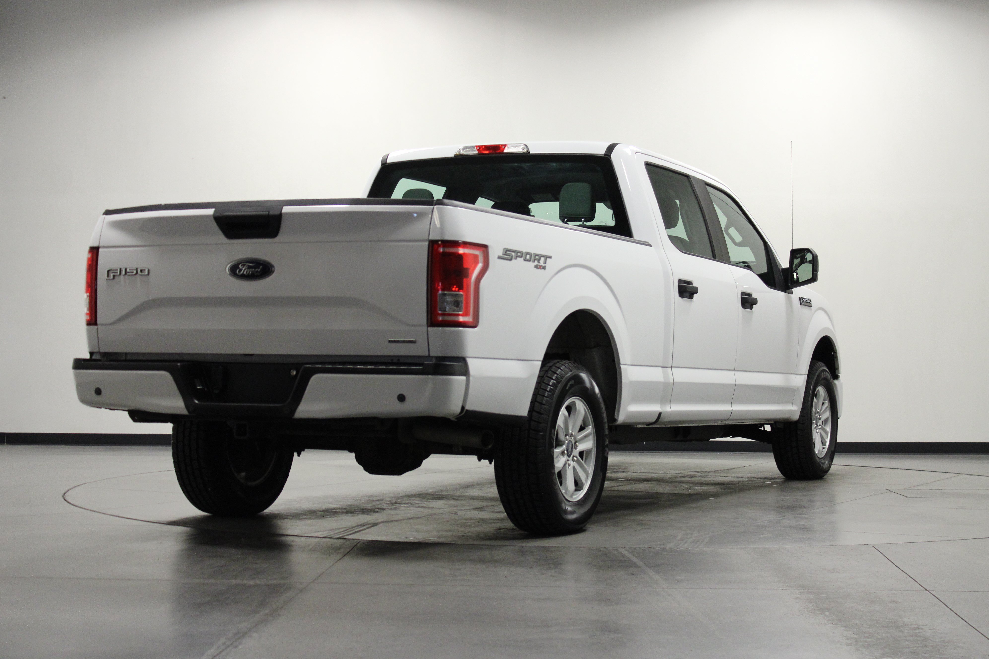 Used 2015 Ford F150 XL w/ Equipment Group 101A Mid AWD/4WD image 4