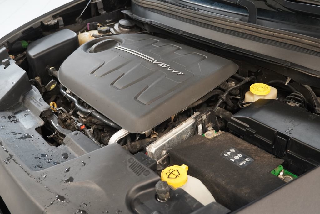 Used 2017 Jeep Cherokee Limited w/ Luxury Group image 18