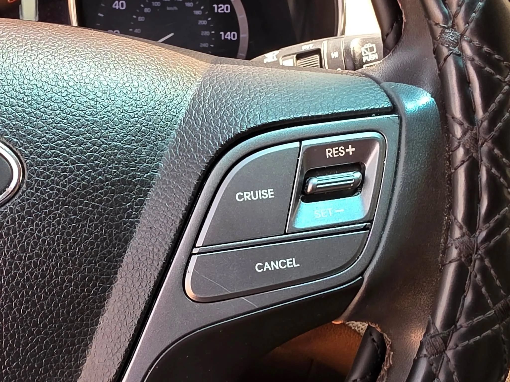 Used 2018 Hyundai Santa Fe Sport w/ Cargo Package FWD image 21