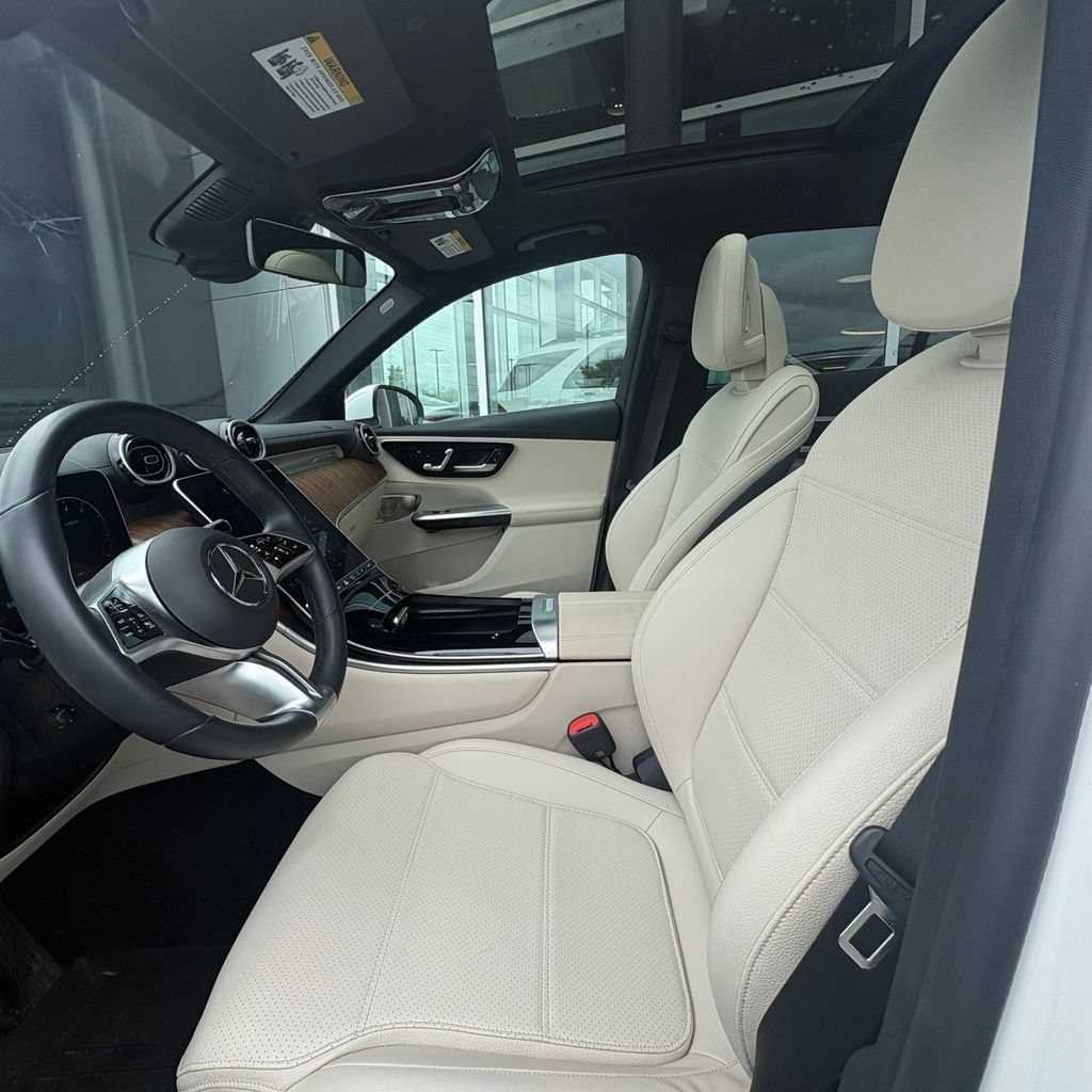 Used 2023 Mercedes-Benz GLC 300 4MATIC image 11