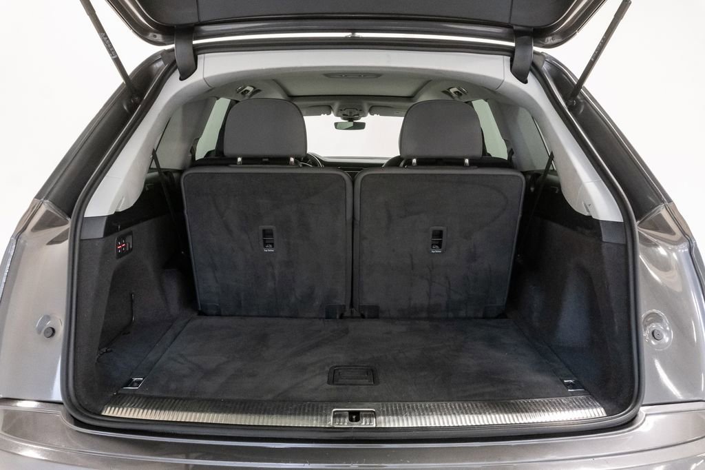 Used 2023 Audi Q7 3.0T Premium w/ Convenience Package image 31