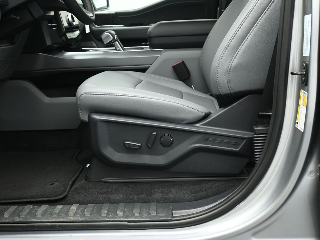 New 2025 Ford F150 Lightning Flash AWD/4WD image 10