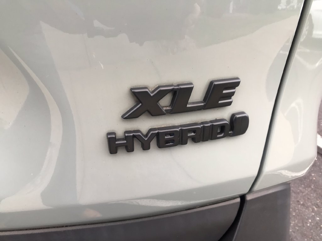 Used 2023 Toyota RAV4 XLE w/ XLE Grade Weather Package AWD/4WD image 11