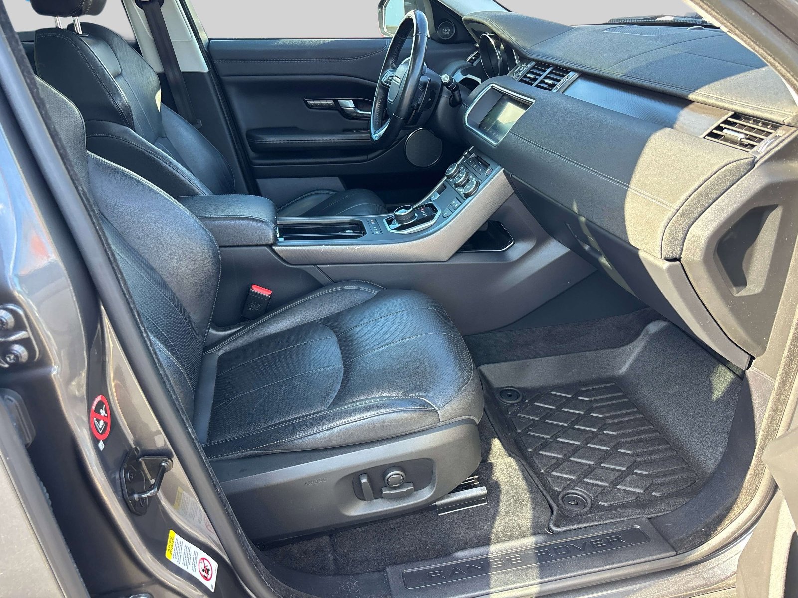 Used 2018 Land Rover Range Rover Evoque image 15