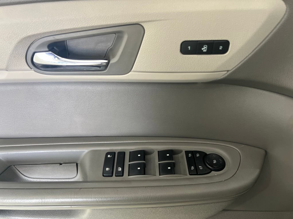 Used 2016 Chevrolet Traverse LT FWD image 21