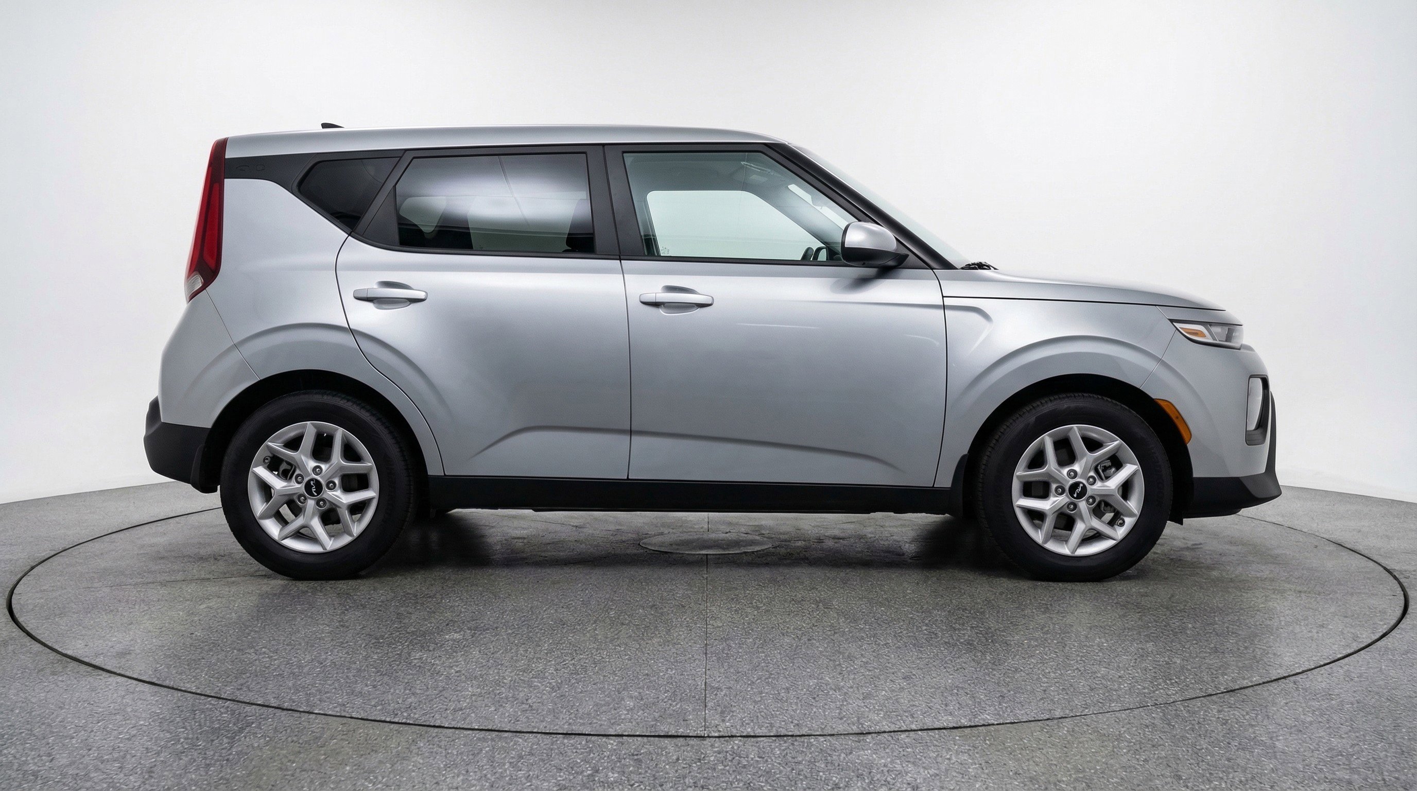 Used 2025 Kia Soul LX w/ LX Technology Package image 11
