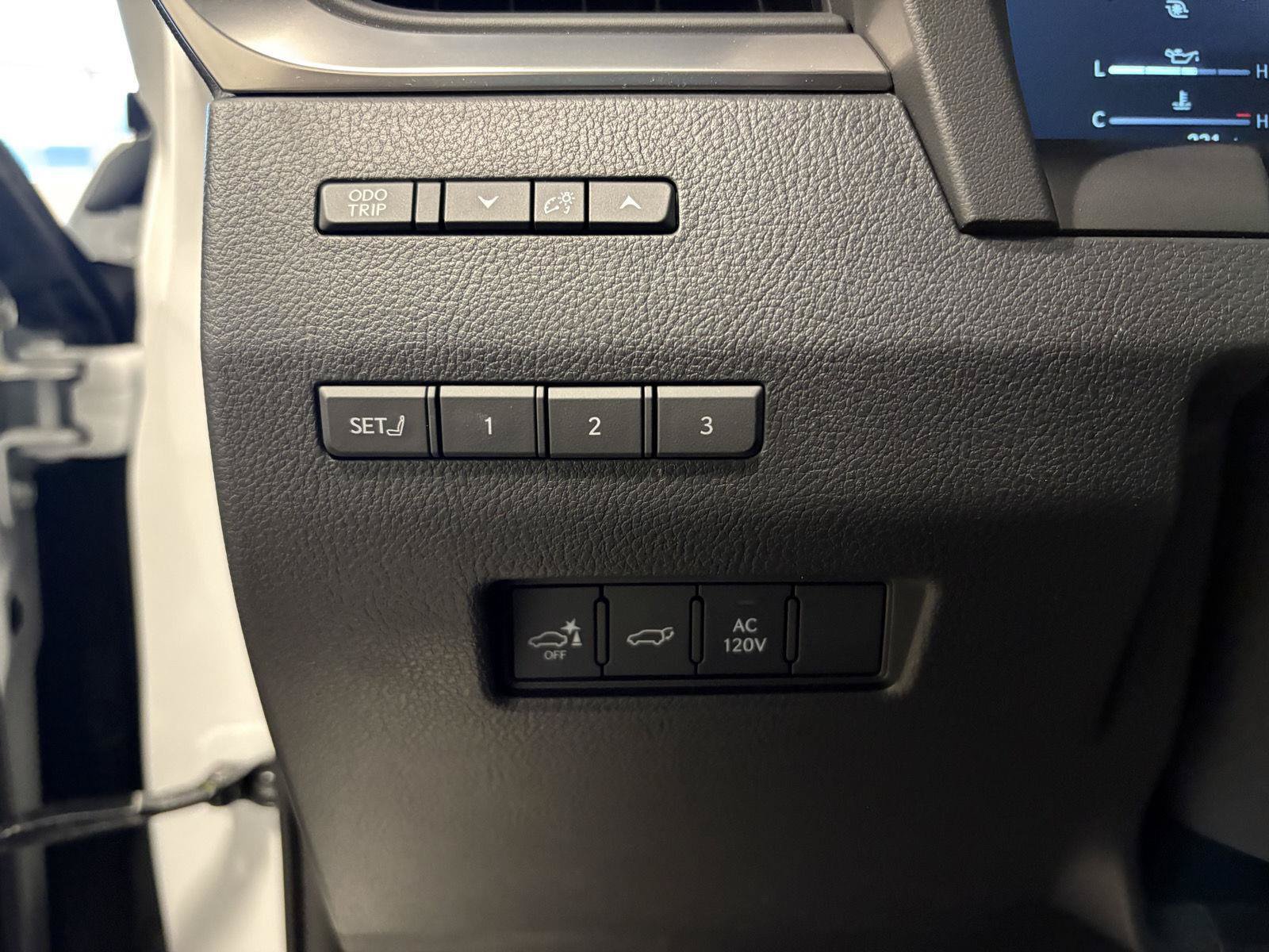 Used 2026 Lexus GX 550 w/ Cold Area Package AWD/4WD image 14