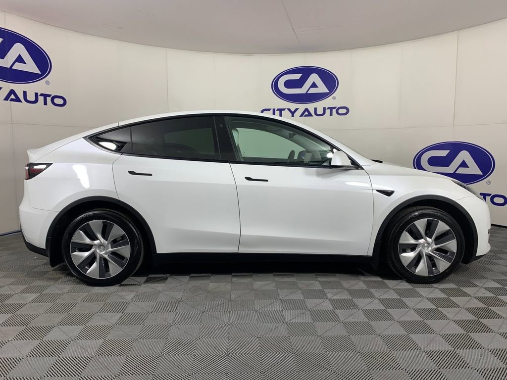 Used 2020 Tesla Model Y Long Range image 2