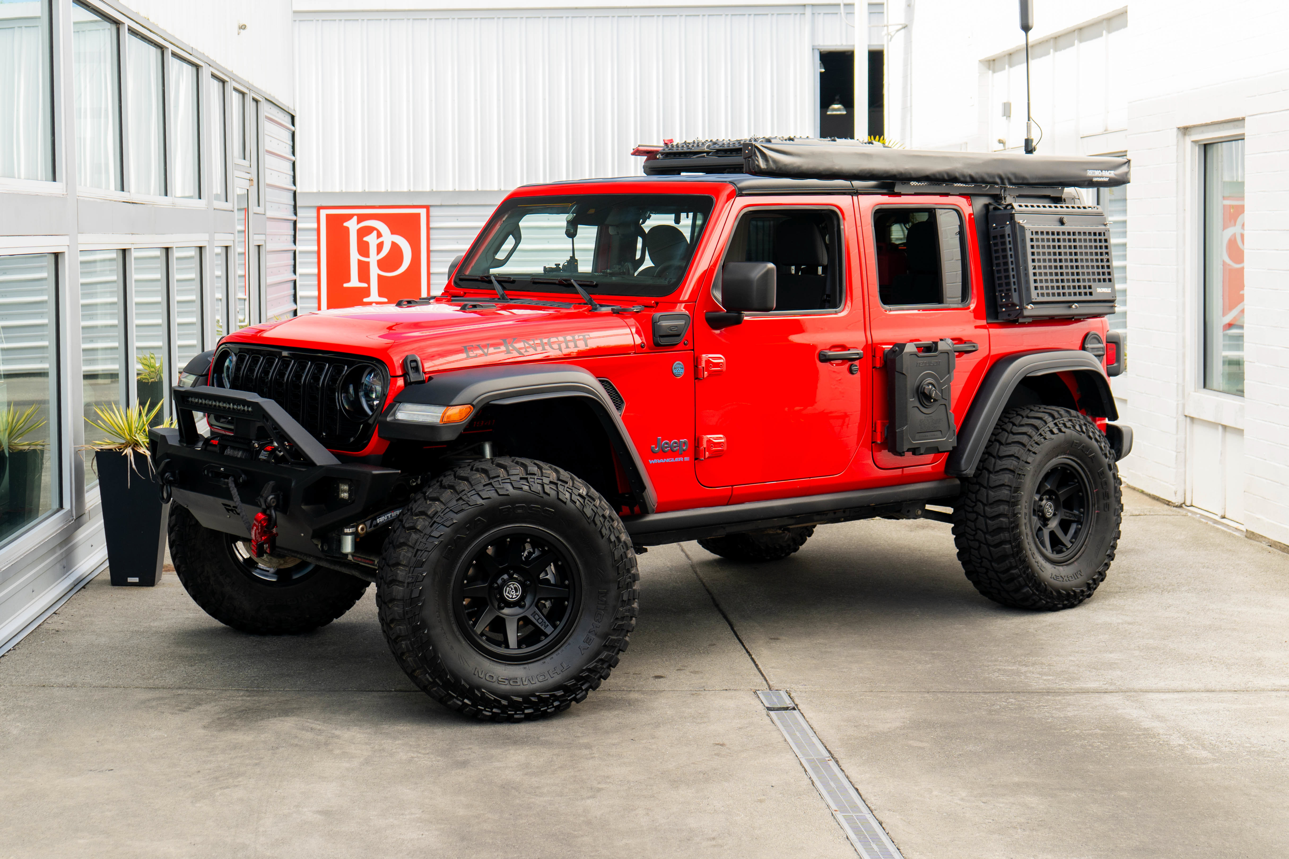 Used 2024 Jeep Wrangler Unlimited AWD/4WD image 2