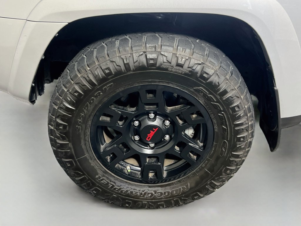 Used 2024 Toyota 4Runner TRD Off-Road Premium w/ Moonroof Package AWD/4WD image 11