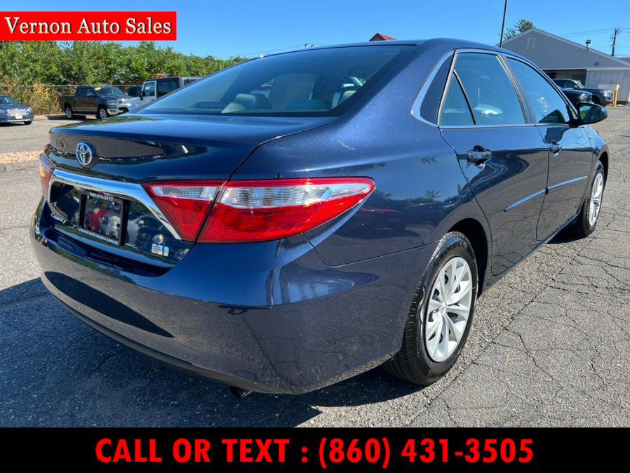 Used 2015 Toyota Camry LE image 5