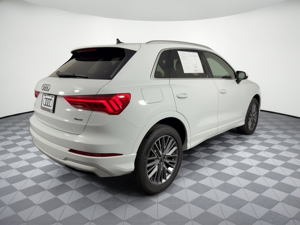 Certified 2022 Audi Q3 2.0T Premium w/ Convenience Package AWD/4WD image 9