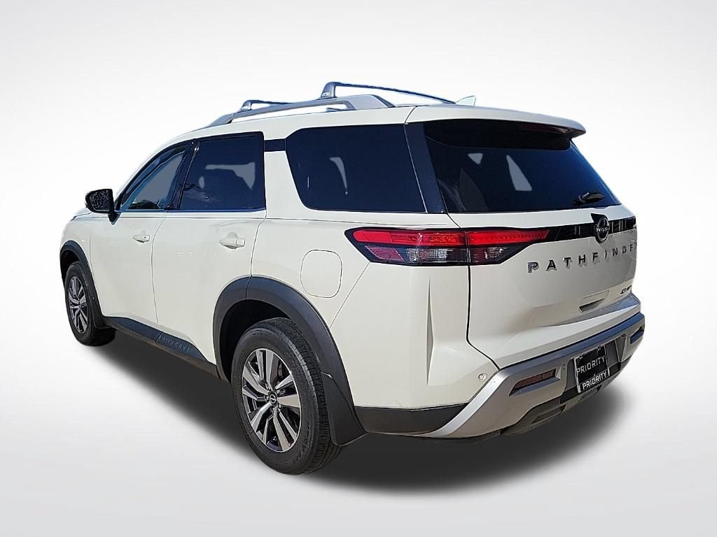 Used 2023 Nissan Pathfinder SL AWD/4WD image 3