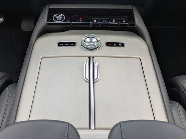 New 2025 Lincoln Navigator Reserve w/ Jet Appearance Package AWD/4WD image 18