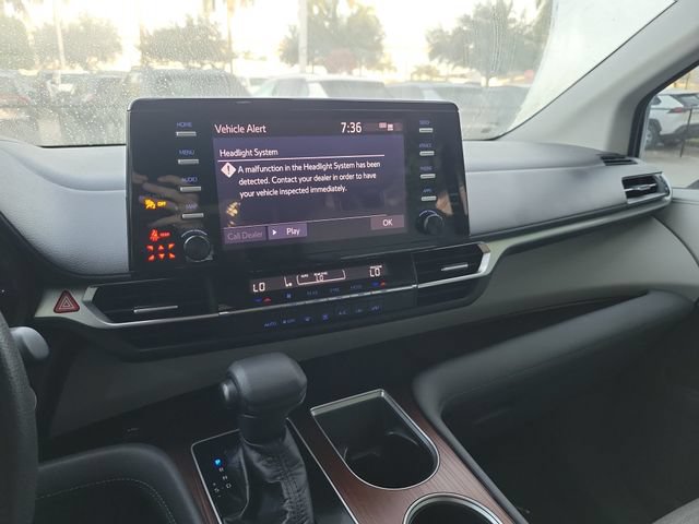 Used 2021 Toyota Sienna LE FWD image 17