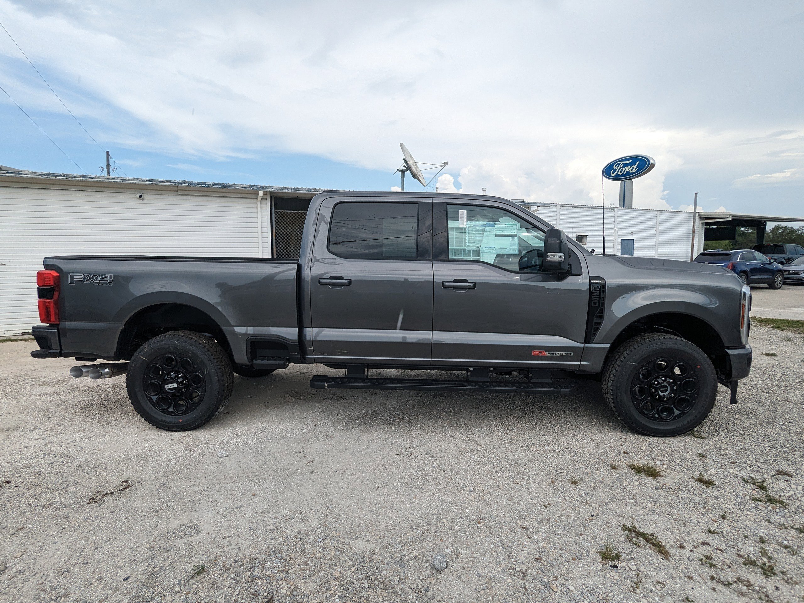 New 2025 Ford F350 Lariat w/ Black Appearance Package image 4