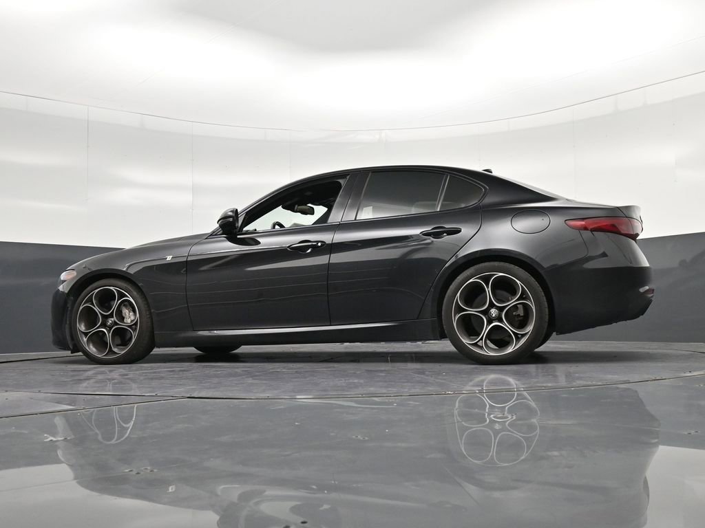 Used 2023 Alfa Romeo Giulia Ti RWD image 38