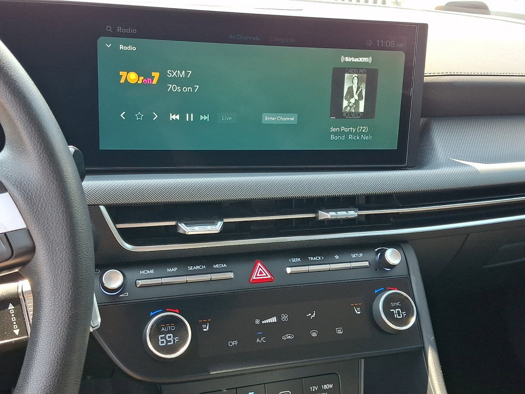 Used 2025 Hyundai Sonata SEL FWD image 28