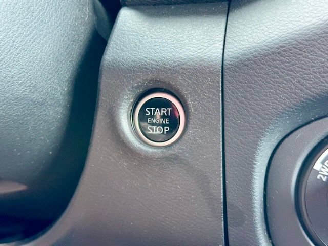 Used 2024 Nissan Frontier SV AWD/4WD image 23