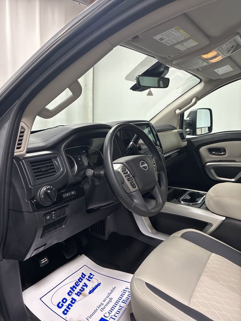 Used 2024 Nissan Titan SV w/ SV Convenience Package image 12