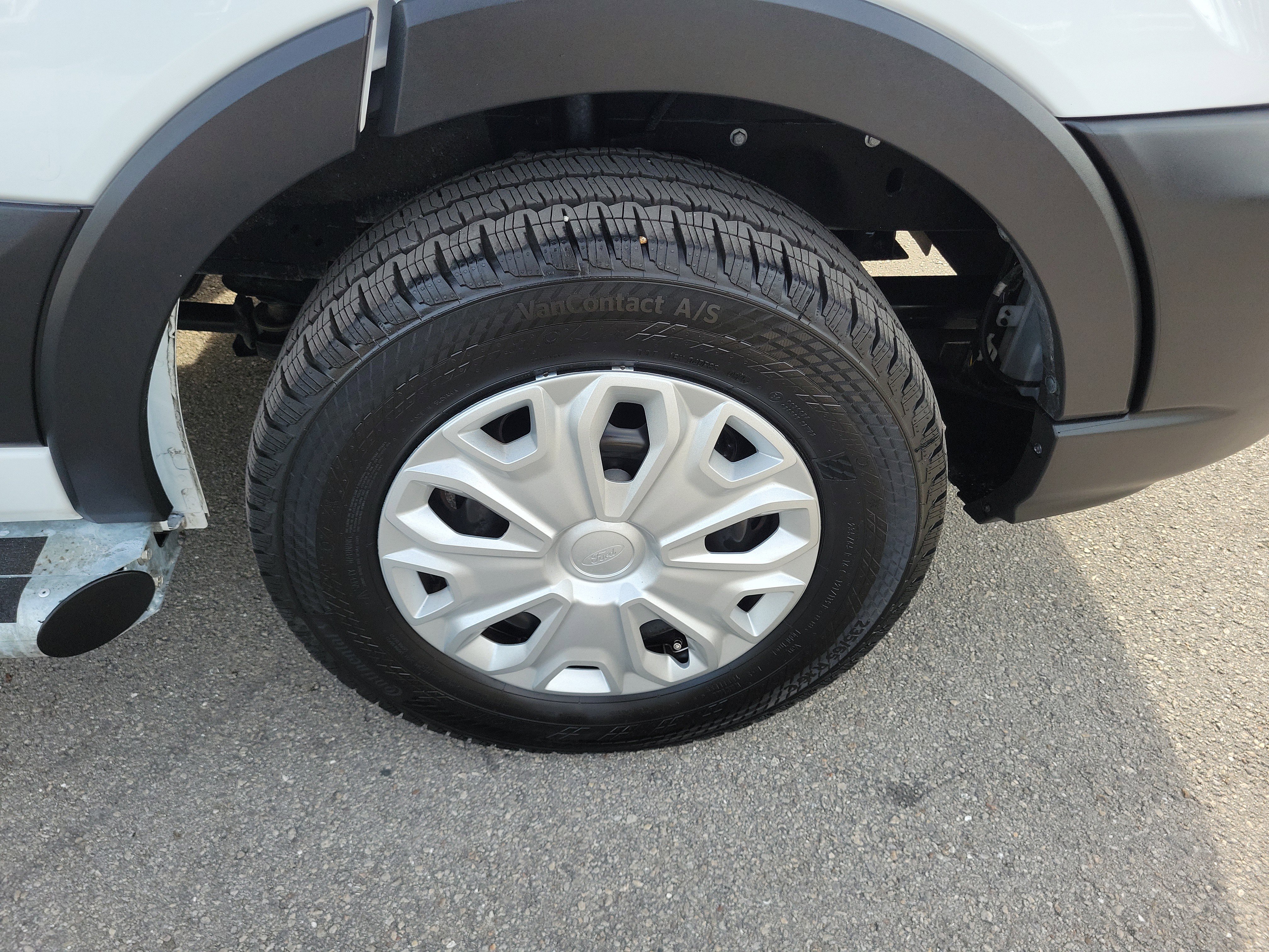 Used 2024 Ford Transit 250 Low Roof w/ Exterior Upgrade Package image 28