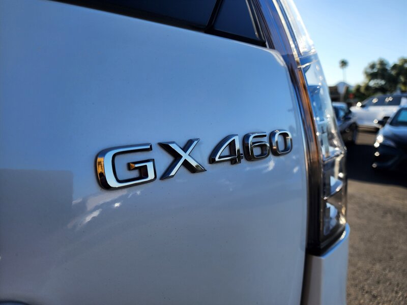 Used 2021 Lexus GX 460 Premium w/ Premium Package AWD/4WD image 12