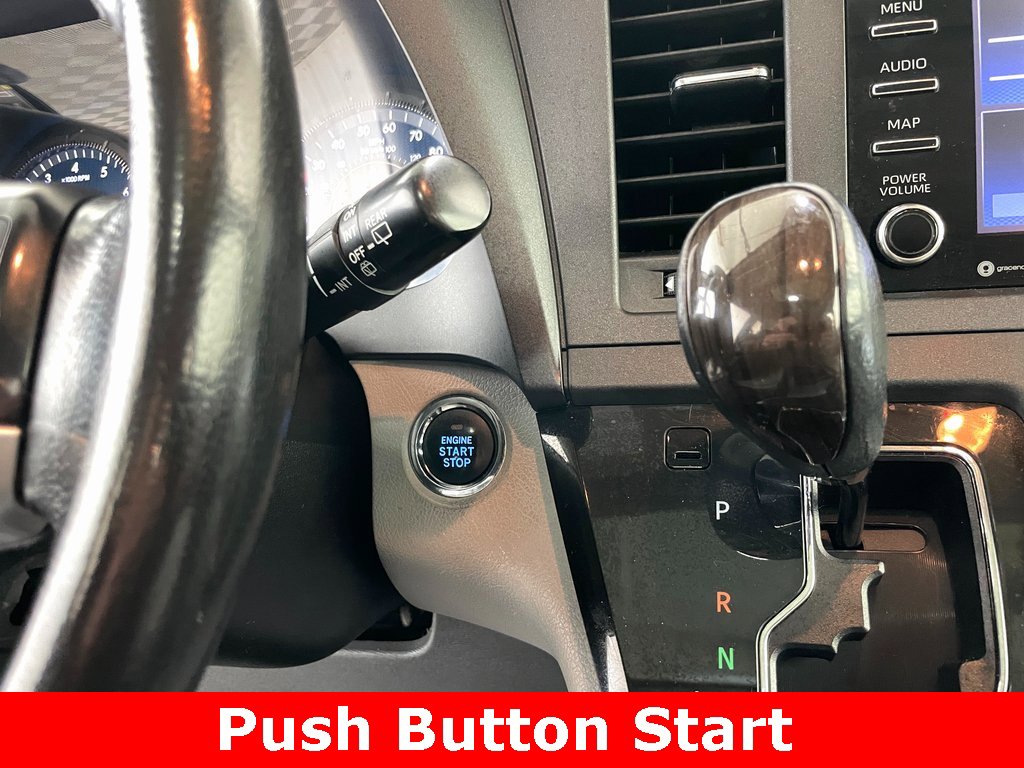 Used 2019 Toyota Sienna XLE image 6