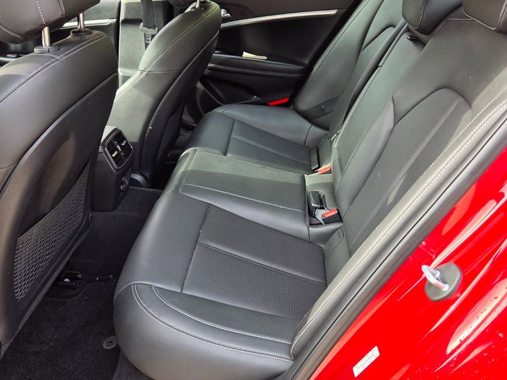 Used 2019 Genesis G70 2.0T Advanced image 12