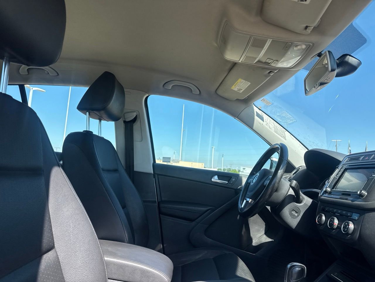 Used 2017 Volkswagen Tiguan S FWD image 27