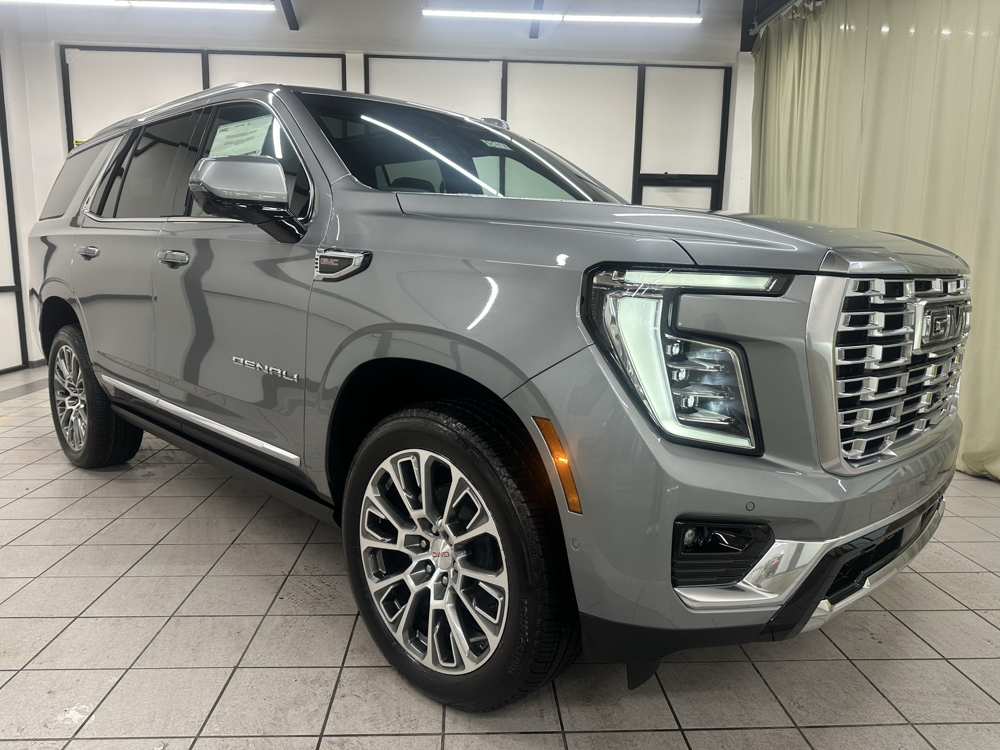 New 2027 GMC Yukon Denali w/ Sun & Power Step Package AWD/4WD image 2