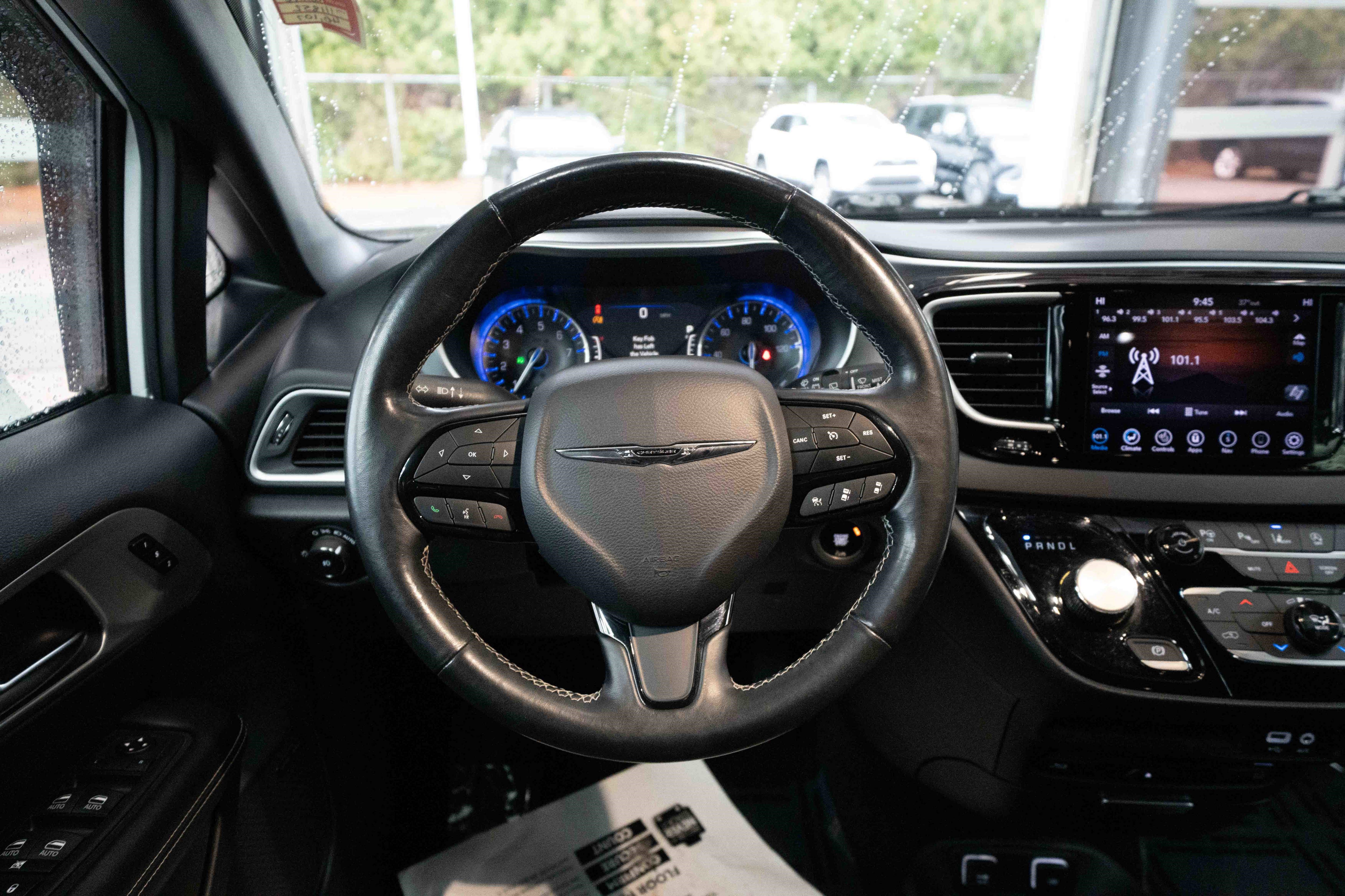 Used 2020 Chrysler Pacifica Touring-L Plus w/ Advanced Safetytec Group image 21