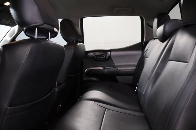 Certified 2022 Toyota Tacoma SR5 AWD/4WD image 30