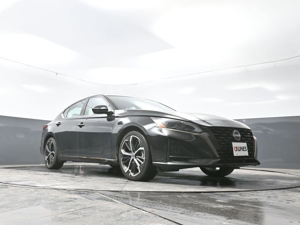 Used 2024 Nissan Altima 2.5 SR image 25