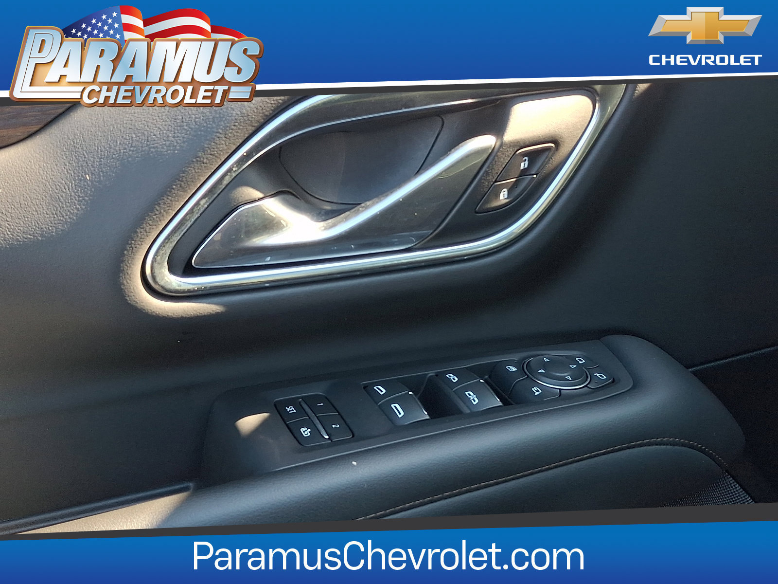 Used 2024 Chevrolet Suburban High Country AWD/4WD image 13
