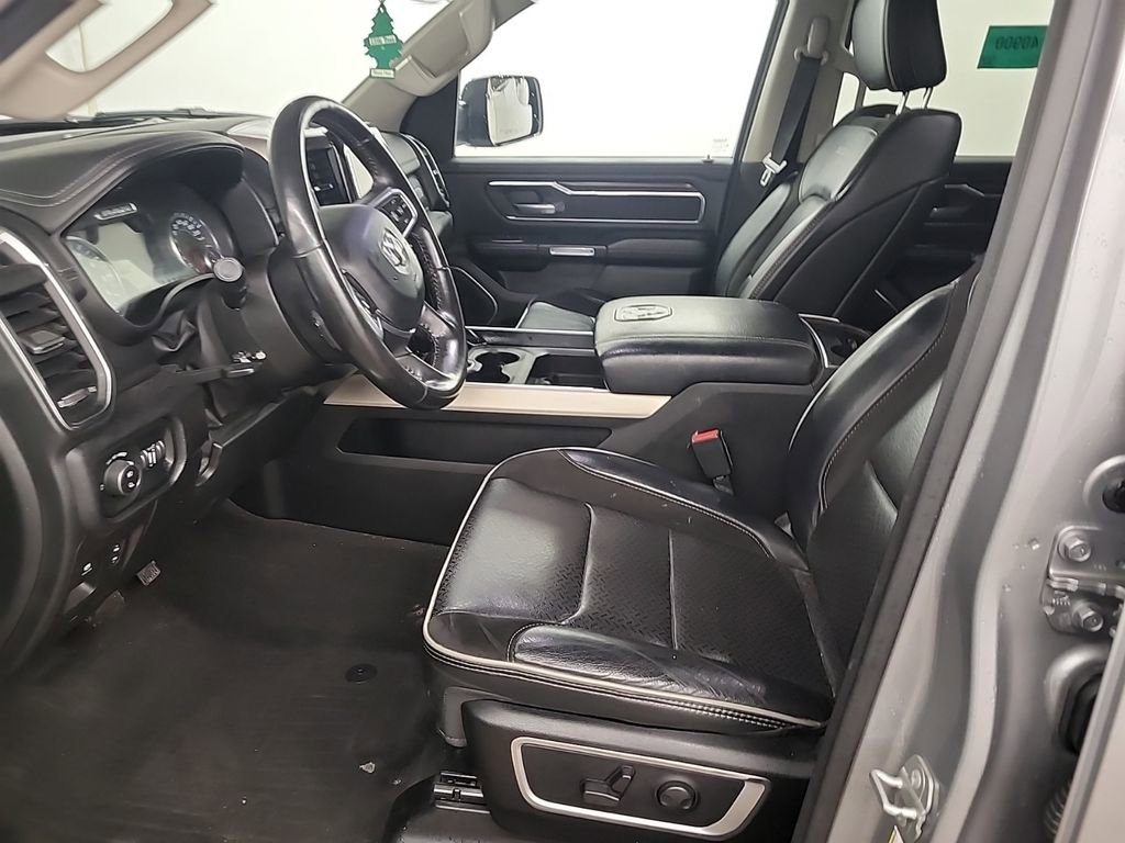 Used 2022 RAM 1500 Laramie AWD/4WD image 3